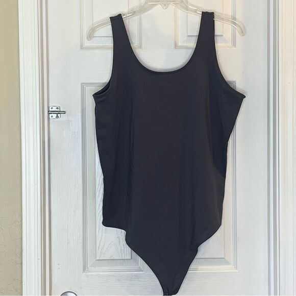 Torrid Sculpting Knit Double Scoop Bodysuit Gray Size 3X - Picture 3 of 11